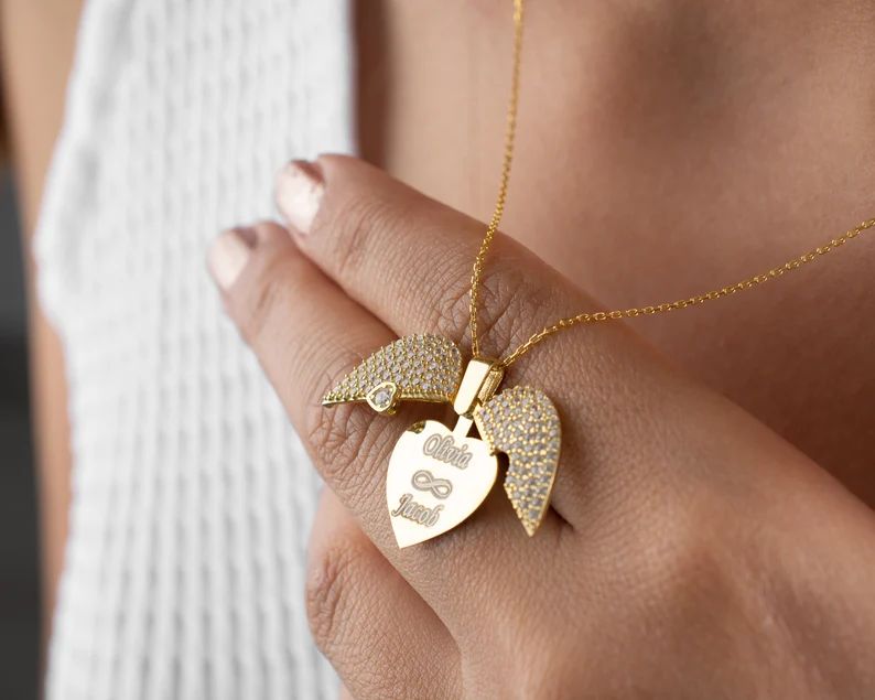 Engraved Name Diamond Hert Necklace