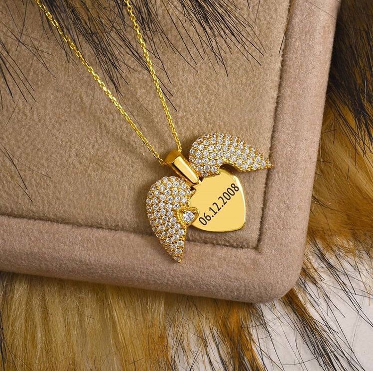 Engraved Name Diamond Hert Necklace